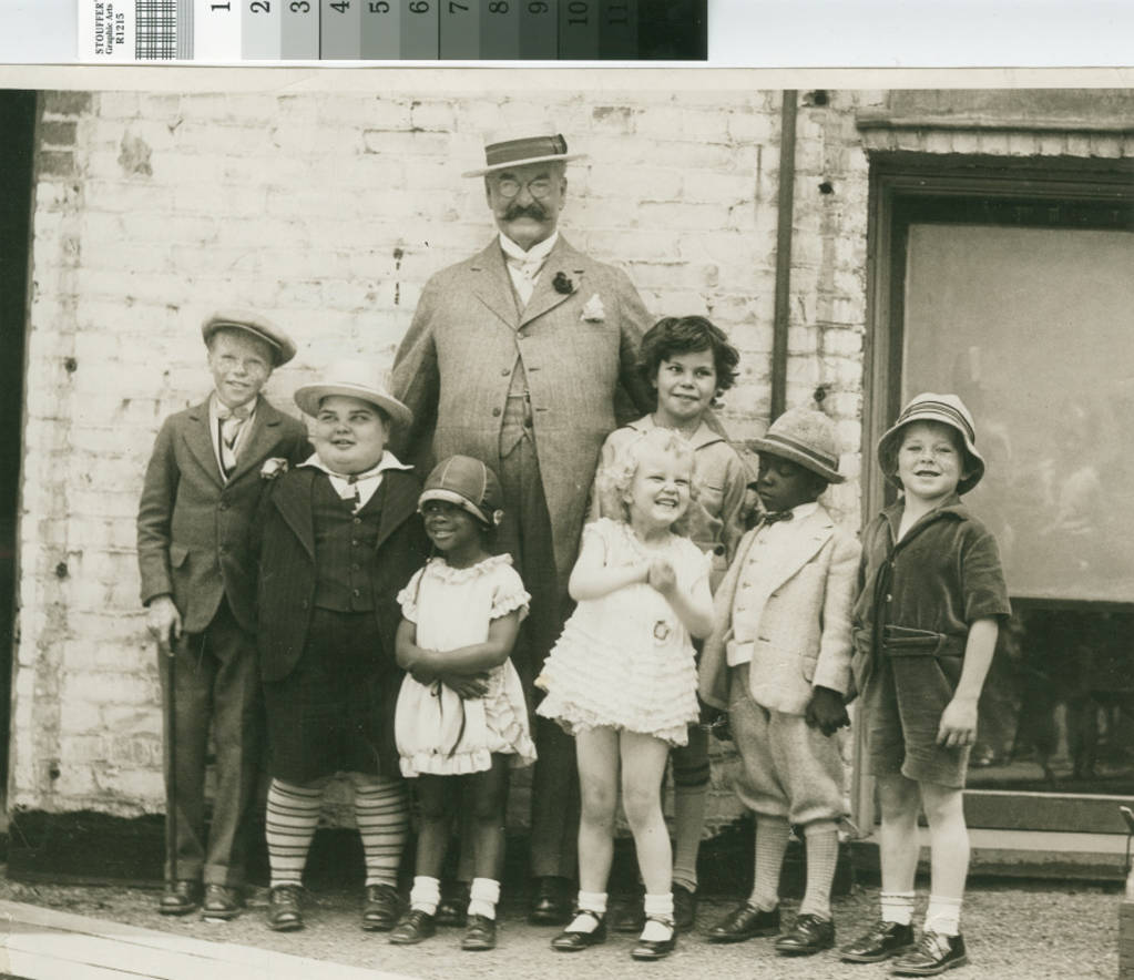 Mayor John L. Davie with the cast of Our Gang at the Orpheum Theatre, Oakland, July 1927